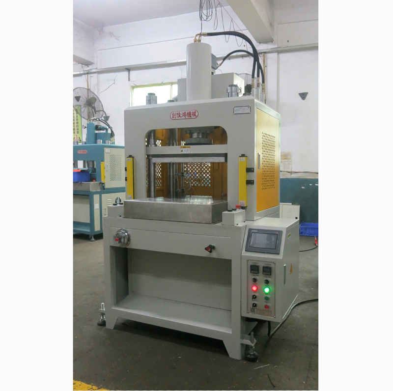 四柱數(shù)控液壓機