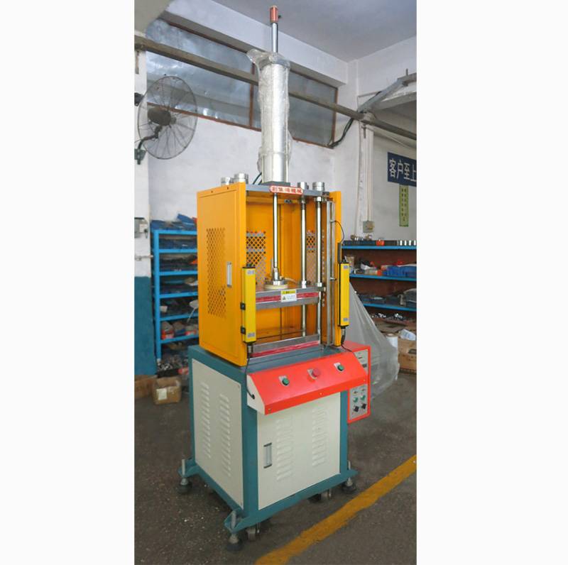 四柱三板氣動熱壓機(jī)
